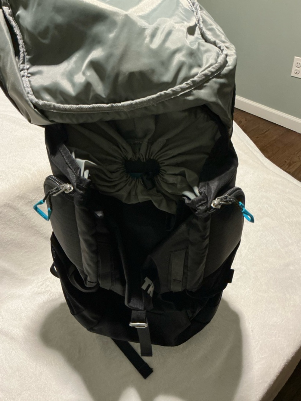 Thule Sweden Black Backpack - Durable Travel Bag - Picture 6 of 10